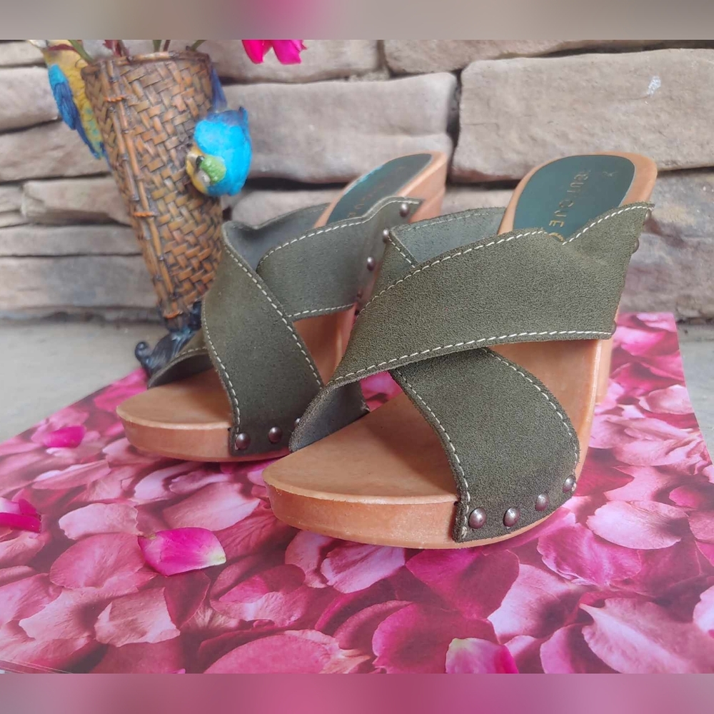 RARE Vintage Olive Green Suede Heels | Spring Summer Shoes